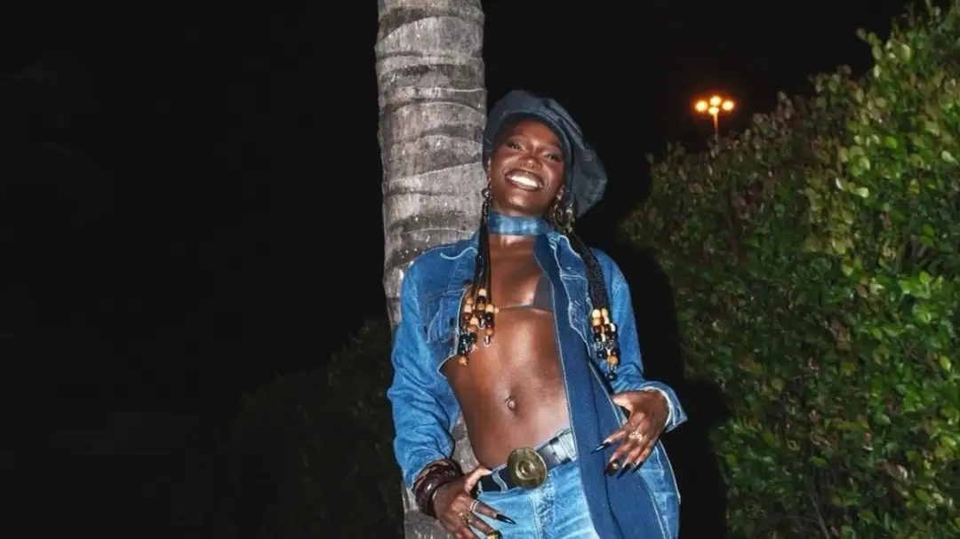 Doechii Performs in a Denim Outfit in Florida, Edgar Ramirez Gets Pampered Before the Oscars