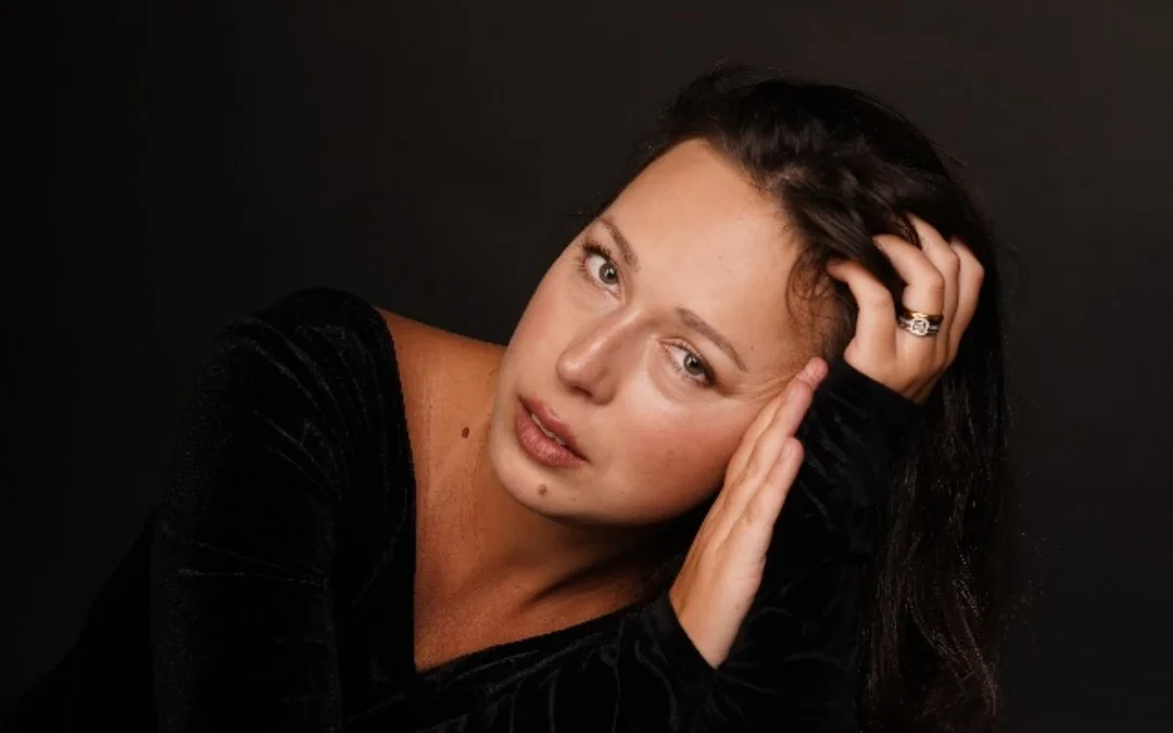 Portraits Between Light and Silence: The Visual World of Fille Verismo